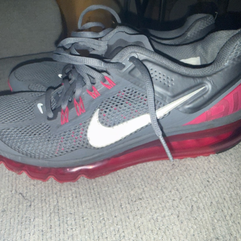 Nike Gray and Hot Pink Air Max Women’s 9.5